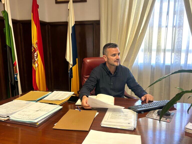 El Ayuntamiento de El Paso garantiza la construcción de vivienda protegida con la cesión de tres parcelas municipales al Cabildo, Visocan e Icavi