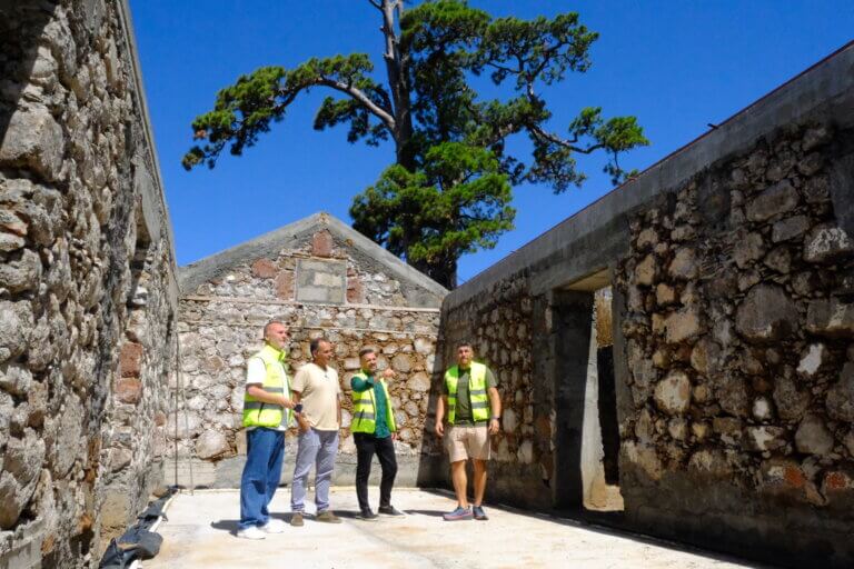 El Paso reanuda las obras del Centro de Visitantes Forestal Macaronésico Virgen del Pino tras mejoras en el proyecto