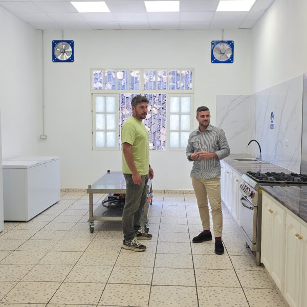 El Ayuntamiento de El Paso culmina la renovación de la cocina municipal del Recinto Ferial