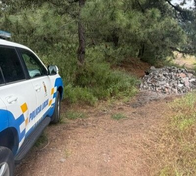 La Policía Local de El Paso investiga varios vertidos ilegales de escombros en zona de monte protegido