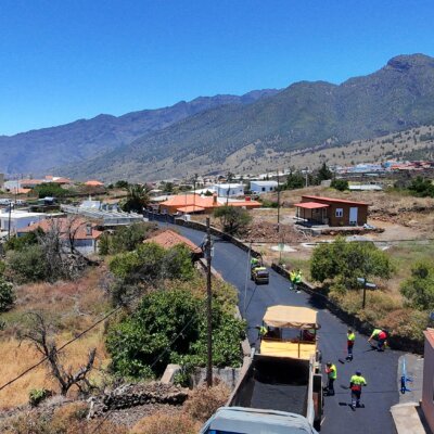 El Ayuntamiento de El Paso inicia el asfaltado del Camino de Tacande fruto de la planificación de inversiones en los barrios